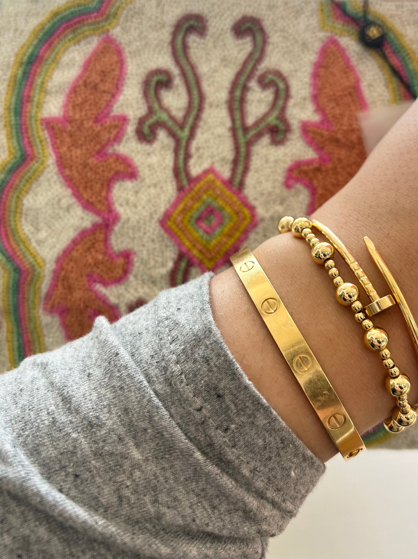 Gold Beaded Large Small Pattern Bracelet