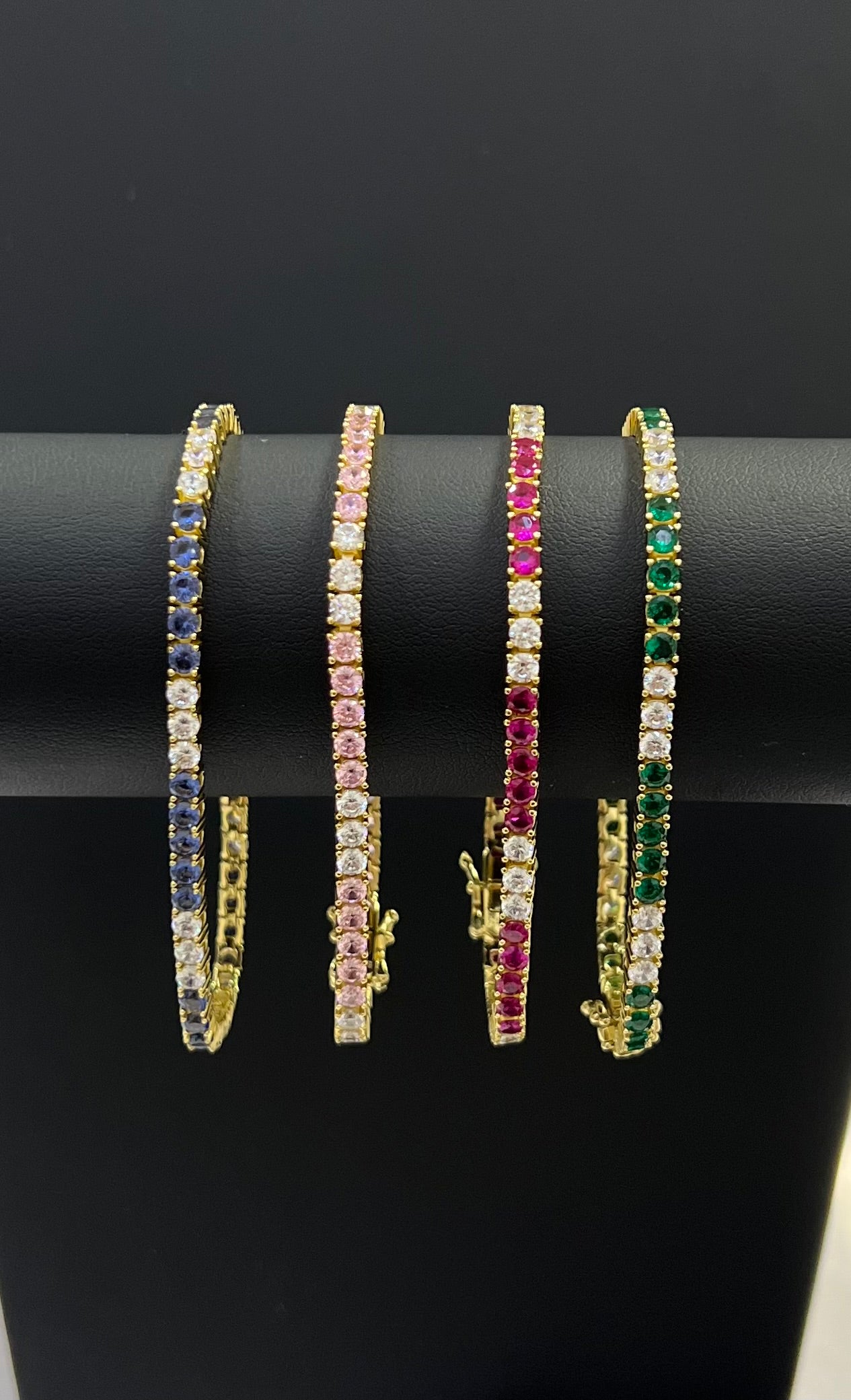 Alternating Color Diamond 5/3 Pattern Tennis Bracelet